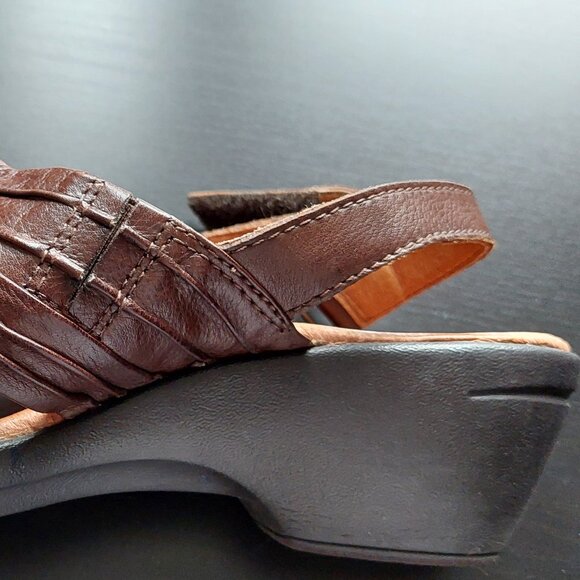 Clark’s Artisan Brown Leather Sandal Women's Size 7.1/2 Medium width. GUC - Picture 4 of 7